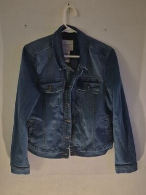 Classic Women's Denim Jacket - Blue
